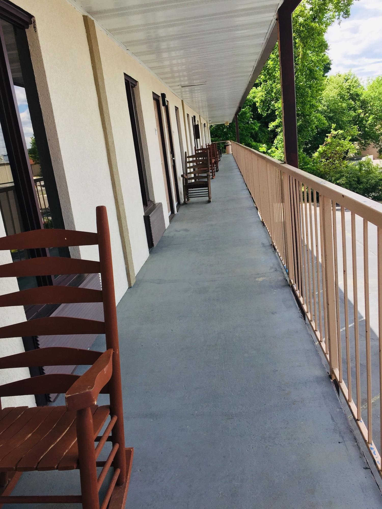 Bear Mount Inn & Suites Pigeon Forge Exterior foto