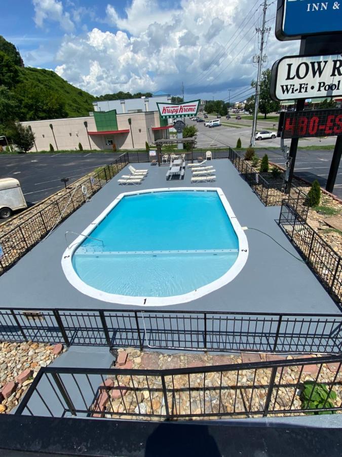 Bear Mount Inn & Suites Pigeon Forge Exterior foto