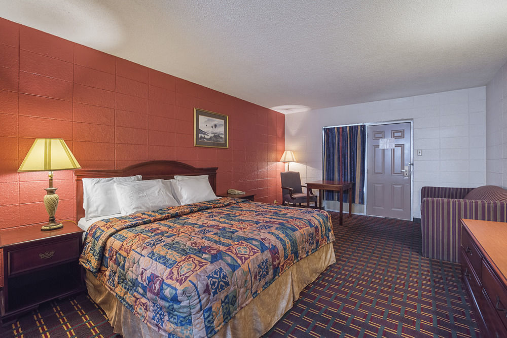 Bear Mount Inn & Suites Pigeon Forge Exterior foto