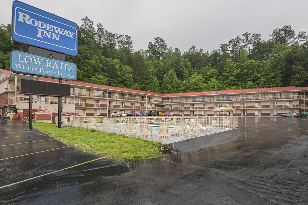 Bear Mount Inn & Suites Pigeon Forge Exterior foto