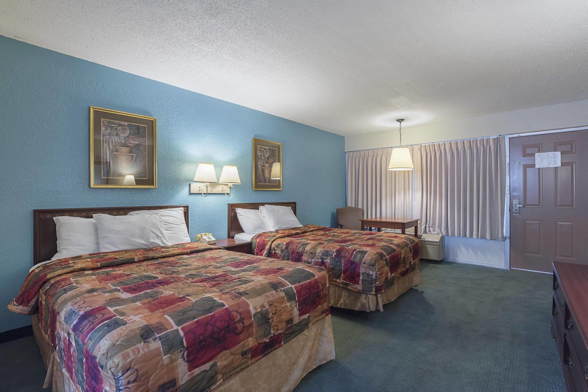 Bear Mount Inn & Suites Pigeon Forge Exterior foto